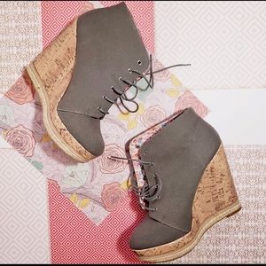 Call it Spring Olive Green Cork Wedge Ankle Boot Size 10